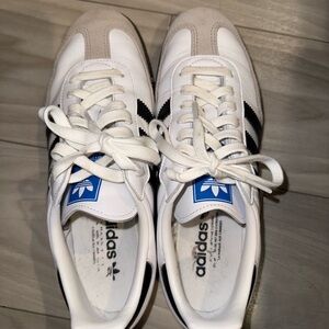 Women’s Sambas (8.5)